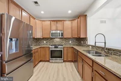 9200 Charleston Drive #404, Manassas, VA 20110 - Photo 3