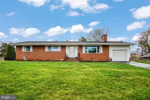 8909 Hill Pl, Manassas, VA 20110 - Photo 3