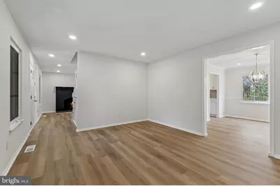 8928 Rolling Road, Manassas, VA 20110 - Photo 5