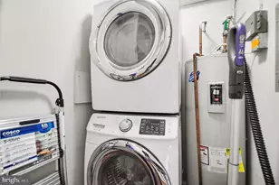 8814 Tanglewood Ln, Manassas, VA 20110 - Photo 25