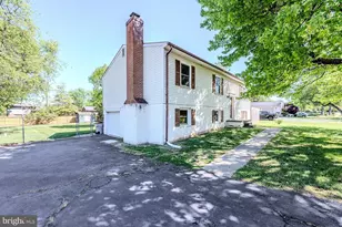 8914 Cherry Tree Ln, Manassas, VA 20110 - Photo 5