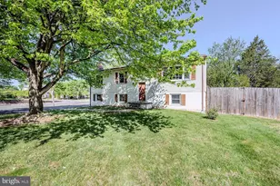 8914 Cherry Tree Ln, Manassas, VA 20110 - Photo 3