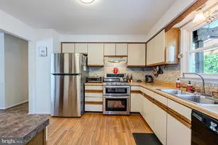 8914 Cherry Tree Ln, Manassas, VA 20110 - Photo 13