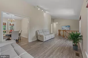 9729 Zimbro Ave, Manassas, VA 20110 - Photo 5
