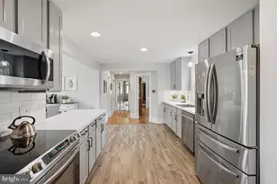 9026 Sudley Rd, Manassas, VA 20110 - Photo 13