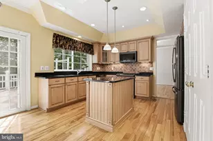 8560 Yoder St, Manassas, VA 20110 - Photo 9
