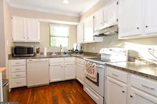 9915 Sugarwood Ln, Manassas, VA 20110 - Photo 5