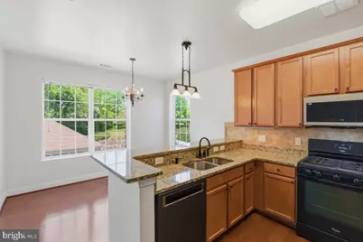 9204 Charleston Drive #207, Manassas, VA 20110 - Photo 5