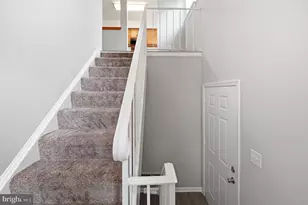 8909 Sugarwood Ln, Manassas, VA 20110 - Photo 9