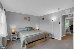 8683 Point of Woods Dr, Manassas, VA 20110 - Photo 25