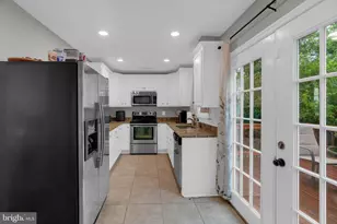 8683 Point of Woods Dr, Manassas, VA 20110 - Photo 21