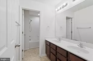 10215 Fountain Cir, Manassas, VA 20110 - Photo 15