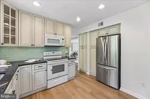 8746 Country Ln, Manassas, VA 20110 - Photo 11