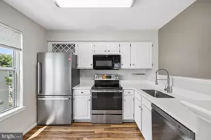 9393 Scarlet Oak Dr, Manassas, VA 20110 - Photo 5