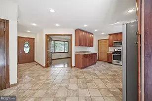 8905 Tudor Ln, Manassas, VA 20110 - Photo 5