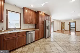 8905 Tudor Ln, Manassas, VA 20110 - Photo 7