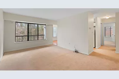 9555 Battery Heights Boulevard #203, Manassas, VA 20110 - Photo 5