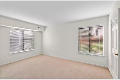 9555 Battery Heights Boulevard #203, Manassas, VA 20110 - Photo 15