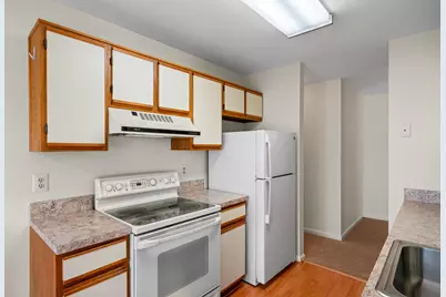 9555 Battery Heights Boulevard #203, Manassas, VA 20110 - Photo 11