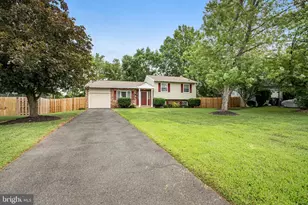 9253 Bayberry Ave, Manassas, VA 20110 - Photo 1