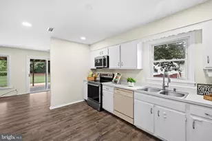 9254 Garnet Ct, Manassas, VA 20110 - Photo 13