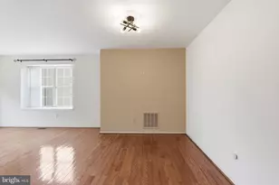 8731 Deblanc Pl, Manassas, VA 20110 - Photo 9
