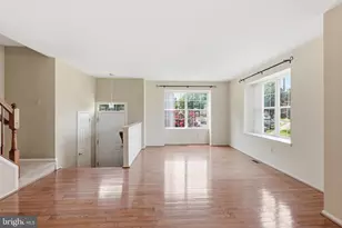 8731 Deblanc Pl, Manassas, VA 20110 - Photo 3