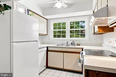 9220 Caspian Way #201, Manassas, VA 20110 - Photo 11