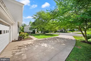 10300 Amberleigh Ct, Manassas, VA 20110 - Photo 9