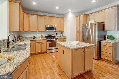 10260 Fountain Circle, Manassas, VA 20110 - Photo 7