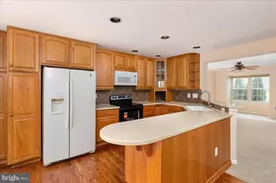 10251 Magnolia Grove Dr, Manassas, VA 20110 - Photo 7