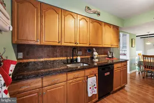 8519 Piney Point Ct, Manassas, VA 20110 - Photo 11