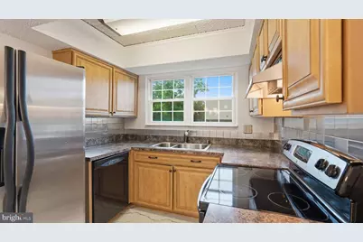 9370 Caspian Way #301, Manassas, VA 20110 - Photo 3