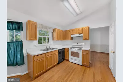 9734 Zimbro Avenue, Manassas, VA 20110 - Photo 13