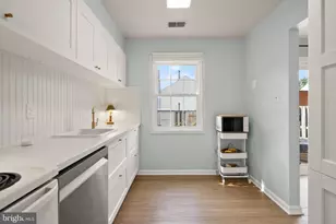 8409 Oakgrove Ct, Manassas, VA 20110 - Photo 13