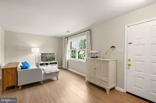 8409 Oakgrove Ct, Manassas, VA 20110 - Photo 5