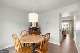 8409 Oakgrove Ct, Manassas, VA 20110 - Photo 9