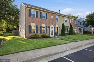 8650 Point of Woods Dr, Manassas, VA 20110 - Photo 3