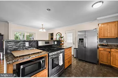 8705 Jackson Avenue, Manassas, VA 20110 - Photo 7