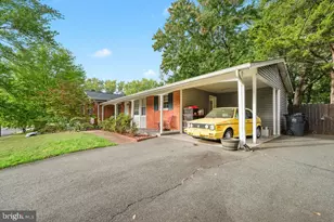 8705 Jackson Ave, Manassas, VA 20110 - Photo 3