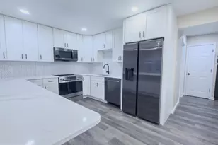 8948 McDowell Common, Manassas, VA 20110 - Photo 7