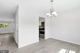 9178 Laurelwood Ct, Manassas, VA 20110 - Photo 11
