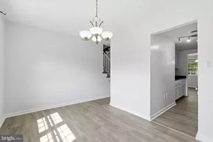 9178 Laurelwood Ct, Manassas, VA 20110 - Photo 7