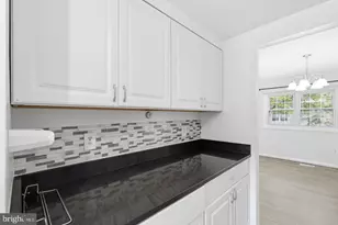 9178 Laurelwood Ct, Manassas, VA 20110 - Photo 9