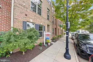 8883 Cherry St, Manassas, VA 20110 - Photo 47