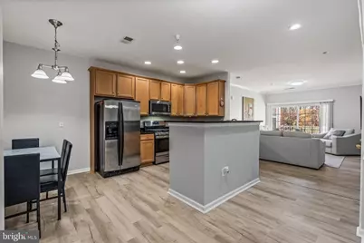 9720 Holmes Place #UNIT 2, Manassas Park, VA 20111 - Photo 3