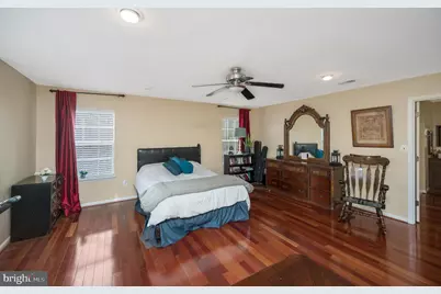 9309 E Carondelet Drive, Manassas Park, VA 20111 - Photo 29