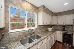 9309 E Carondelet Dr, Manassas Park, VA 20111 - Photo 15