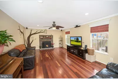 9309 E Carondelet Drive, Manassas Park, VA 20111 - Photo 21