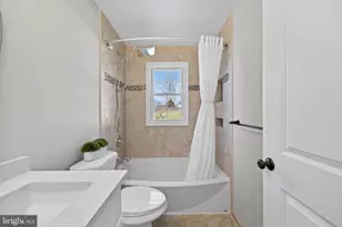 186 Lambert Dr, Manassas Park, VA 20111 - Photo 35